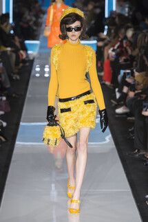 Moschino Fall 2018 Ready-to-Wear , Moschino осень зима 2018 , Fashion show , неделя моды в Милане , MFW , Mainstyles